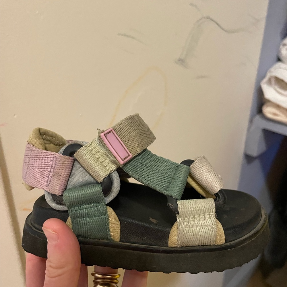 Gap toddler sandal